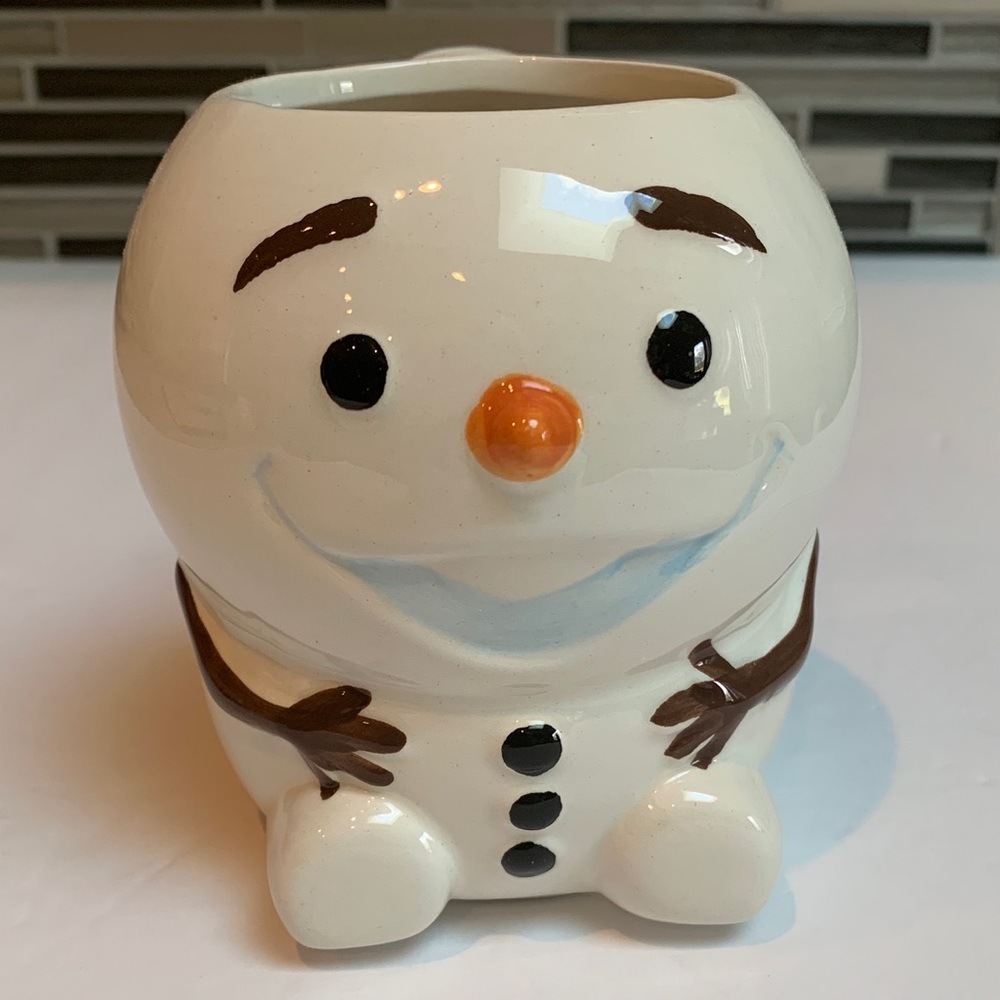 Adorable Christmas Snowman Ceramic coffee Mug. Brand new.